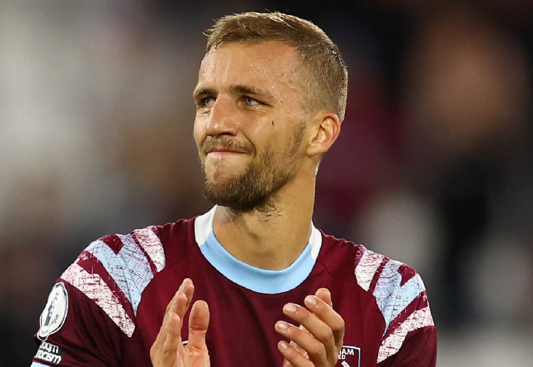 ဝက်စ်ဟမ်း ကတော့ ဗီလာကို နိုင်ပြီး ဒီရာသီ ပထမဆုံး ပရီးမီးယားလိဂ် နိုင်ပွဲ ရသွားသလို ကြားရက်မှာလည်း စပါးကို သရေကစားနိုင်ခဲ့လို့ ခြေစွမ်း အတက်ဘက် ပြန်ရောက်လာပြီလို့ ယူဆရပါတယ်။