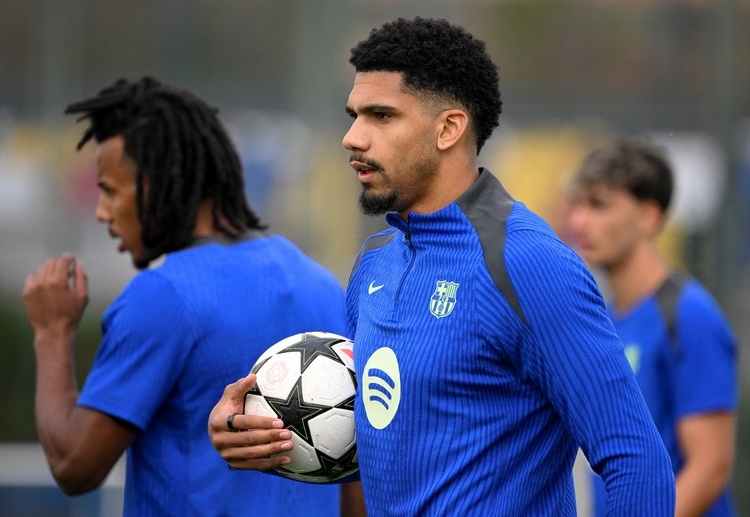 ပရီးမီးယားလိဂ် ထိပ်သီး မန်ချက်စတာယူနိုက်တက် ကတော့ မကြာသေးခင်ကမှ ဘာစီလိုနာနဲ့ စာချုပ်သစ်ချုပ်ဆိုခဲ့တဲ့ ရော်နယ် အာရူဟိုကို ခေါ်ယူချင်နေပါတယ်။