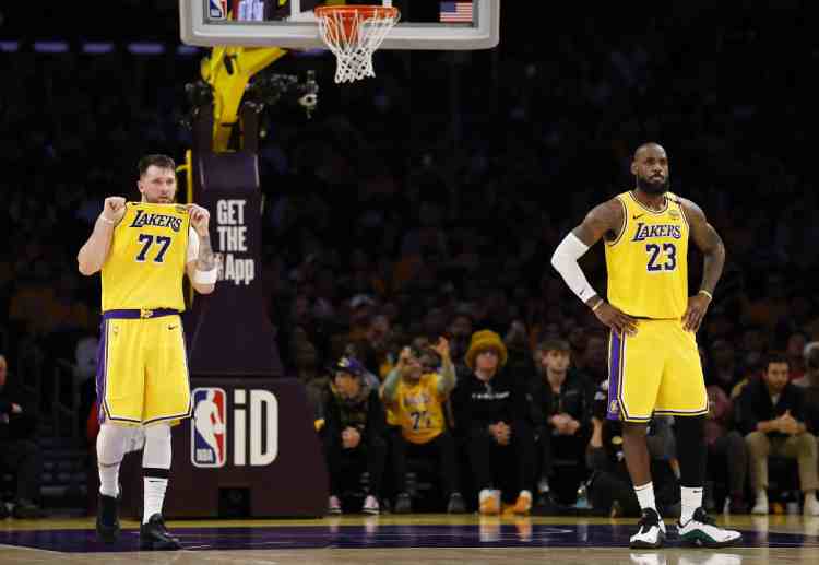The 44-28 Lakers, tied with the Grizzlies, face the Bulls as they push for a top-four seed and home-court edge in the NBA