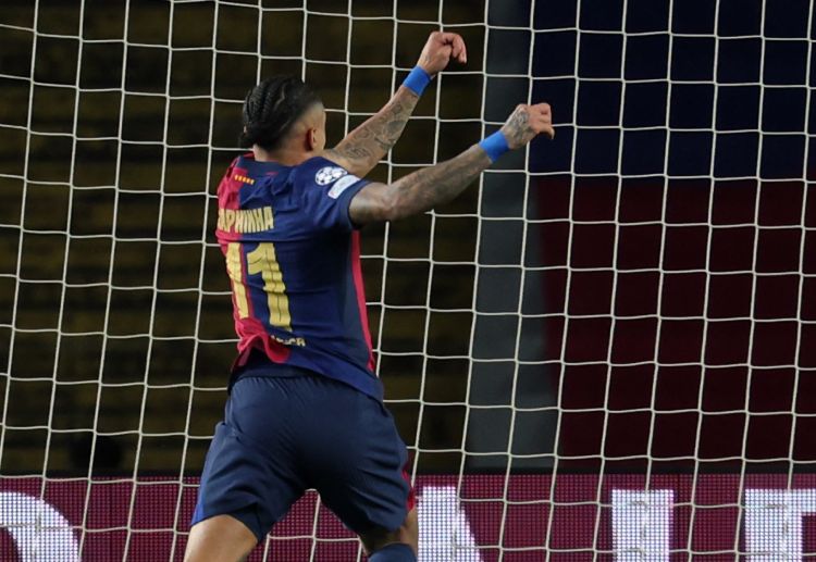 လာလီဂါကလပ်ဘာစီလိုနာဟာဘရာဇီးလ်တောင်ပံကစားသမားရာဖင်ညာကိုပြီးခဲ့တဲ့၂၀၂၂ခုနှစ်နွေရာသီမှာလိဒ်စ်ယူနိုက်တက်ကနေယူရို၅၈သန်းနဲ့ခေါ်ယူခဲ့တာလည်းဖြစ်ပါတယ်။