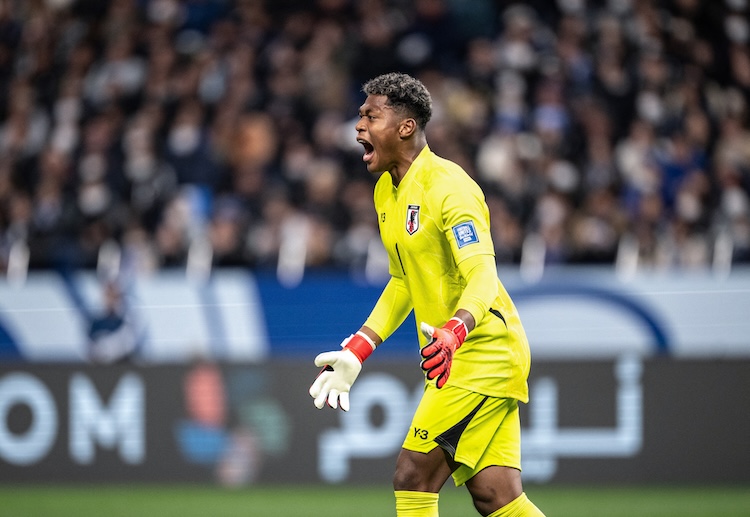 ယူနိုက်တက် ကတော့ အန်ဒရေ အိုနာနာနဲ့ အနာဂတ် မသေမချာ ဖြစ်လာပြီးနောက် စီးရီးအေ ကလပ် ပါးမား ဂိုးသမား ဇီယွန် ဆူဇူကီးကို ခေါ်ယူဖို့ စိတ်ဝင်စားမှု မြင့်တက်လာကြောင်း talkSPORT က ဖော်ပြပါတယ်။