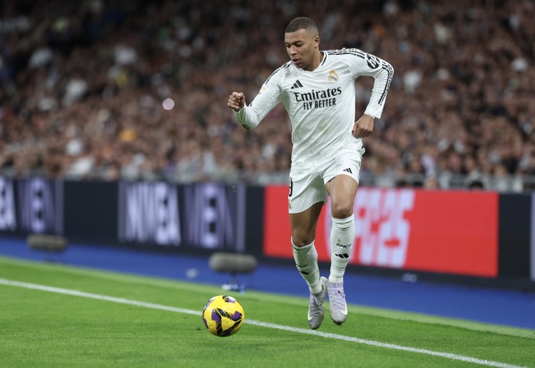 လီဂါနက်စ်နဲ့ လာလီဂါ ပွဲစဉ်မှာ သွင်းယူခဲ့တဲ့ သွင်းဂိုး ကတော့ အမ်ဘာပေး အတွက် ကစားသမား ဘဝ တစ်လျှောက် ပထမဦးဆုံး ဖရီးကစ် သွင်းဂိုး ဖြစ်ခဲ့ပါတယ်။