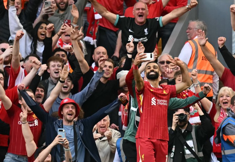 모하메드 살라는 2024-25 프리미어리그 시즌을 통틀어 득점과 도움 명단 모두 선두에 올라 있다.