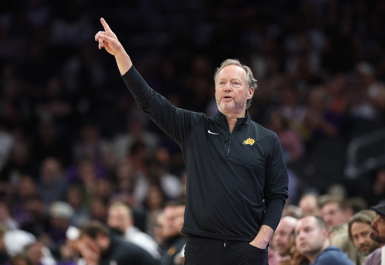 NBA: HLV Budenholzer không được lòng các cầu thủ tại Suns