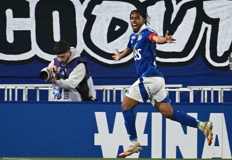 ဘေယန်မြူးနစ် ကတော့ စီးရီးအေ ကလပ် အေစီမီလန်ရဲ့ အဓိက ပစ်မှတ် ဖြစ်တဲ့ ချဲလ်ဆီး ကွင်းလယ်လူ အန်ဒရီ ဆန်းတို့စ်ကို ခေါ်ယူဖို့ စိတ်ဝင်စားနေကြောင်း သိရပါတယ်။