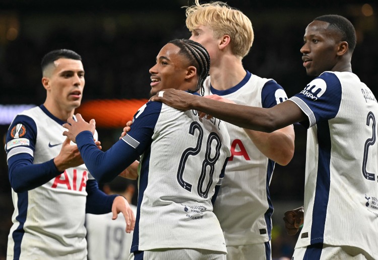 Tottenham thi đấu vòng 30 Premier League 2024/25 với cuộc đối đầu Chelsea