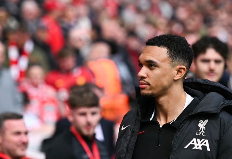 အကယ်၍အာနိုးလ်သာလာလီဂါကလပ်ကိုမပြောင်းရွှေ့ဖြစ်ခဲ့ရင်တော့လစ်ဗာပူးလ်နဲ့ပဲစာချုပ်သက်တမ်းတိုးမြှင့်သွားဖွယ်ရှိနေပါတယ်။