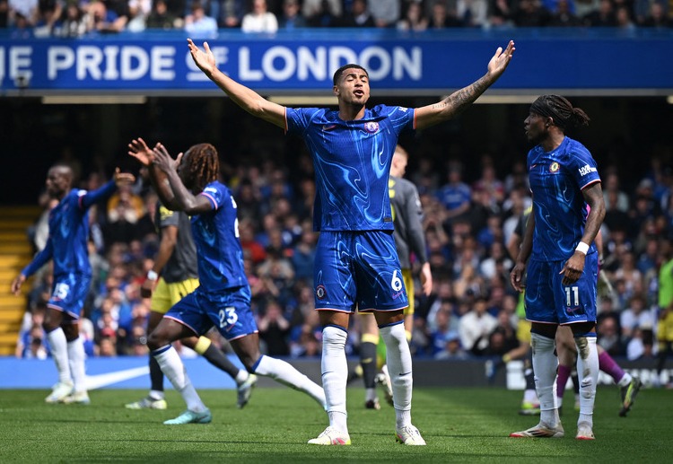 ချဲလ်ဆီးက လက်တလော ပရီးမီးယားလိဂ် အမှတ်ပေးဇယား အဆင့် ၅ နေရာမှာ ရှိနေပေမယ့် အောက်က ဗီလာနဲ့ ဖောရက်စ်ရဲ့ အနီးကပ် ဖိအားပေးခြင်း ခံနေရပါတယ်။