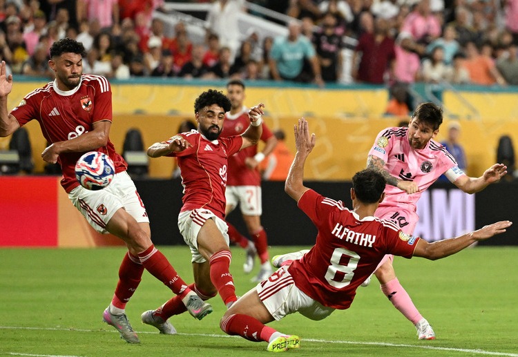 世俱杯 比赛中，梅西一记禁区外劲射击中门楣，成为全场最具威胁的一次攻门。