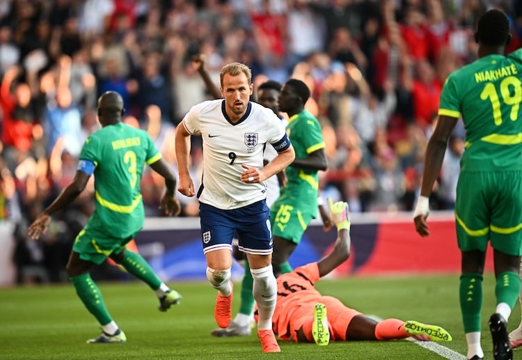 အင်္ဂလန်ဟာ ၂၀၂၆ ကမ္ဘာ့ဖလား ခြေစစ်ပွဲမှာ အသင်းငယ်လေး အန်ဒိုရာကို အဝေးကွင်းမှာ ၁-ဝ ရလဒ်နဲ့ ကပ်နိုင်ခဲ့သလို ဇွန်လ ၁၀ ရက်က ကစားခဲ့တဲ့ ခြေစမ်းပွဲ မှာတော့ ဆီနီဂေါကို ၁-၃နဲ့ ရှုံးနိမ့်ခဲ့တာပါ။