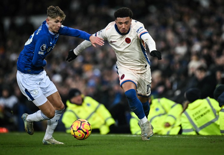 အသက် ၂၅ နှစ် အရွယ် အင်္ဂလန် တောင်ပံကစားသမားဟာ ပရီးမီးယားလိဂ် ကလပ် ယူနိုက်တက်မှာ နှစ်ရာသီခွဲကြာ ကာလ အတွင်း ပြိုင်ပွဲစုံ ၈၃ ပွဲသာ ကစားခဲ့ရပြီး မျှော်လင့်ထားသလောက် ခြေစွမ်းမပြနိုင်ခဲ့ပါဘူး။