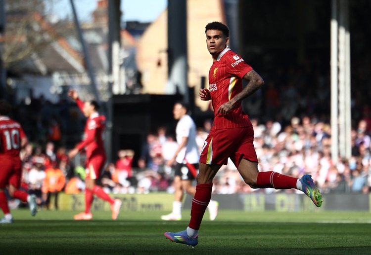 အသက် ၂၈ နှစ် အရွယ် ကိုလံဘီယာ လက်ရွေးစင် တိုက်စစ် ကစားသမားက ပရီးမီးယားလိဂ် ကလပ်နဲ့ ၂၀၂၇ ခုနှစ် အထိ စာချုပ်သက်တမ်း ကျန်ရှိနေသူ ဖြစ်ပါတယ်။