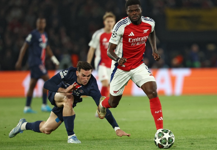 သောမက်စ် ပါတေး ကတော့ ဒီနွေရာသီမှာ ပရီးမီးယားလိဂ် ကလပ် အာဆင်နယ်နဲ့ စာချုပ်သက်တမ်း ကုန်ဆုံးပြီး အသင်းလက်မဲ့ ဖြစ်နေသူပါ။