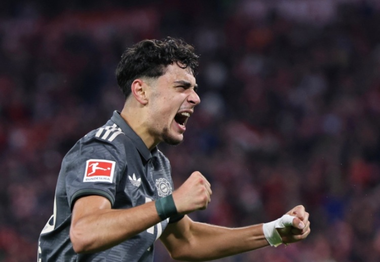 တစ်ဖက်မှာလည်း ပရီးမီးယားလိဂ် ထိပ်သီး တို့က ပီအက်စ်ဂျီ ကွင်းလယ်လူ ယာအို နီးဗက်စ်ကို ယူရို သန်း ၁၂၀ (ပေါင် ၁၀၄.၇ သန်း) နဲ့ ကမ်းလှမ်းဖို့ ပြင်ဆင်နေကြောင်း သိရပါတယ်။