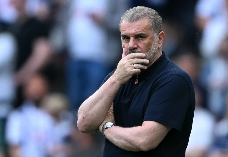 ဒါပေမယ့်လည်း စပါးက ပရီးမီးယားလိဂ် မှာတော့ တန်းဆင်းဇုန်နား ကနေ ရာသီသိမ်းခဲ့တာကြောင့် အသက် ၆၀ အရွယ် နည်းပြကြီးဟာ မြောက်လန်ဒန် ကလပ်ရဲ့ နည်းပြ ရာထူးက ထုတ်ပယ်ခံခဲ့ရပါတယ်။