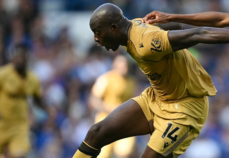 英超联赛 马特塔挺身而出，点射破门为水晶宫首开纪录。