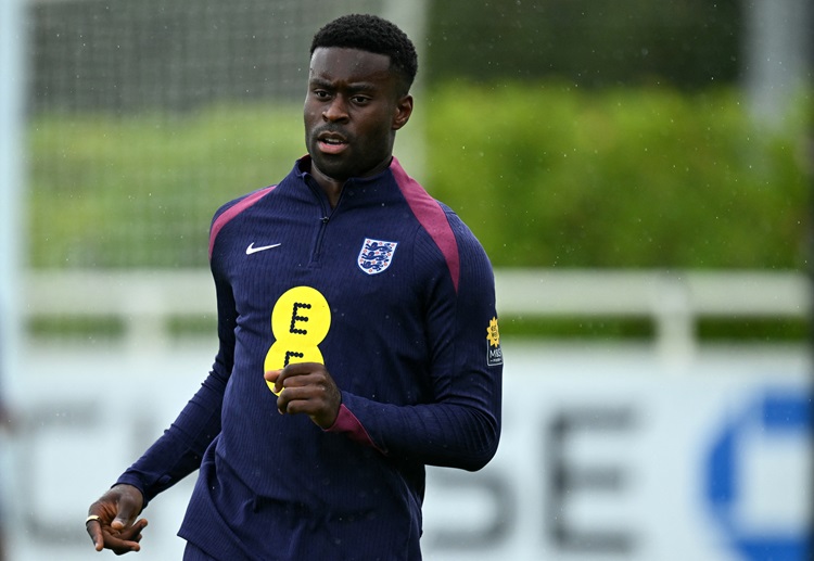 ဒါပေမယ့်လည်း မာ့ခ် ဂူဟီက ပရီးမီးယားလိဂ် ကလပ်ထက် ရီးရဲလ်မက်ဒရစ်ကို ပြောင်းရွှေ့ဖို့ ပိုမို စိတ်အားထက်သန်နေပြီ ဖြစ်ကြောင်း သတင်းတွေက ဖော်ပြနေပါတယ်။