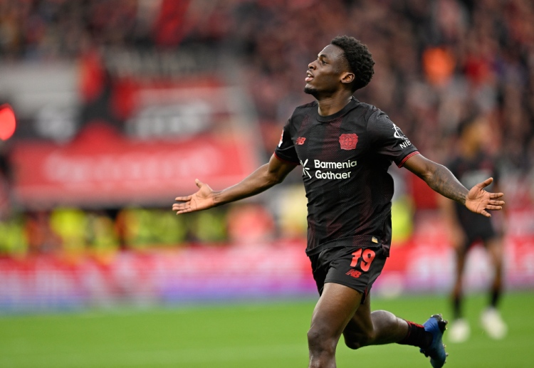 바이엘 레버쿠젠의 에르네스트 포쿠는 분데스리가 이달의 루키 후보에 올랐다.