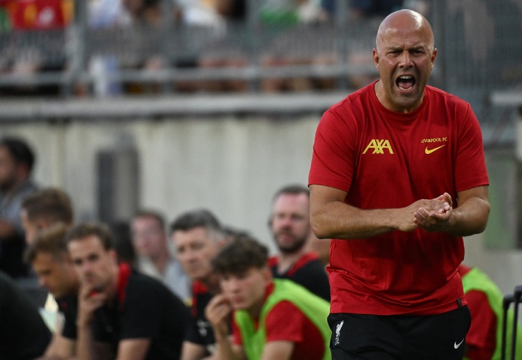 ဒါ့အပြင် အန်ဖီးလ်မှာ လစ်ဗာပူးလ်ကို ပရီးမီးယားလိဂ်မှာ ၃ ဂိုး သွင်းနိုင်တာဆိုလို့ နော်တင်ဟမ်ဖောရက်စ် မတိုင်ခင် ချဲလ်ဆီးနဲ့ ဝက်စ်ဟမ်း တို့ပဲ ရှိခဲ့တာ ဖြစ်ပါတယ်။