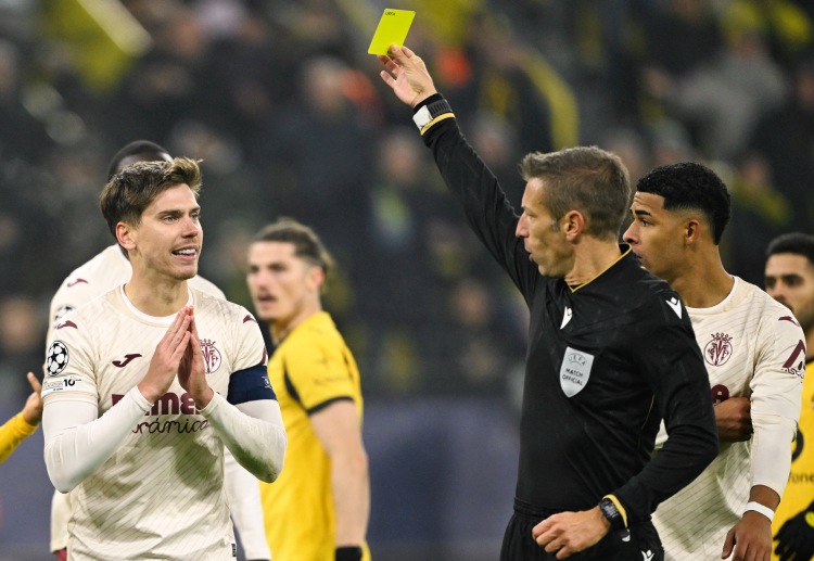 欧冠联赛 福伊特门线手球领红牌离场。