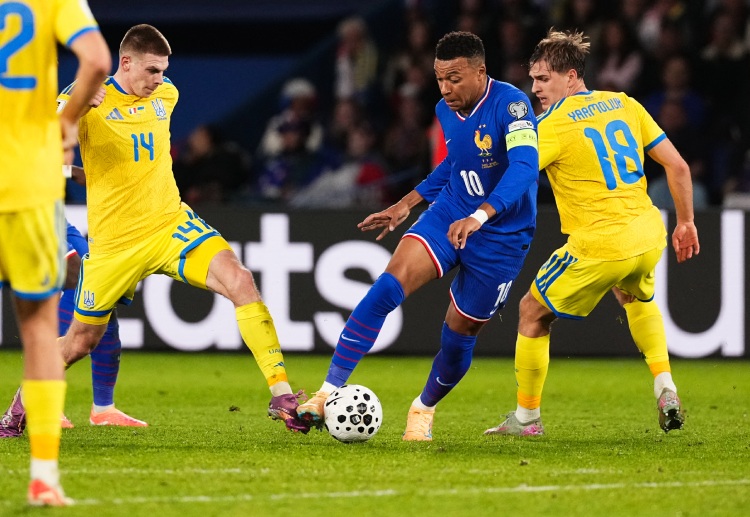 အမ်ဘာပေး က‌တော့ ၂၀၂၂ ခုနှစ် ကမ္ဘာ့ဖလား ဗိုလ်လုပွဲမှာ ဟက်ထရစ် ရခဲ့ပြီး ဒါဟာ ပြိုင်ပွဲ သမိုင်းတလျှောက် ဒုတိယမြောက် ကစားသမားလည်း ဖြစ်ပါတယ်။