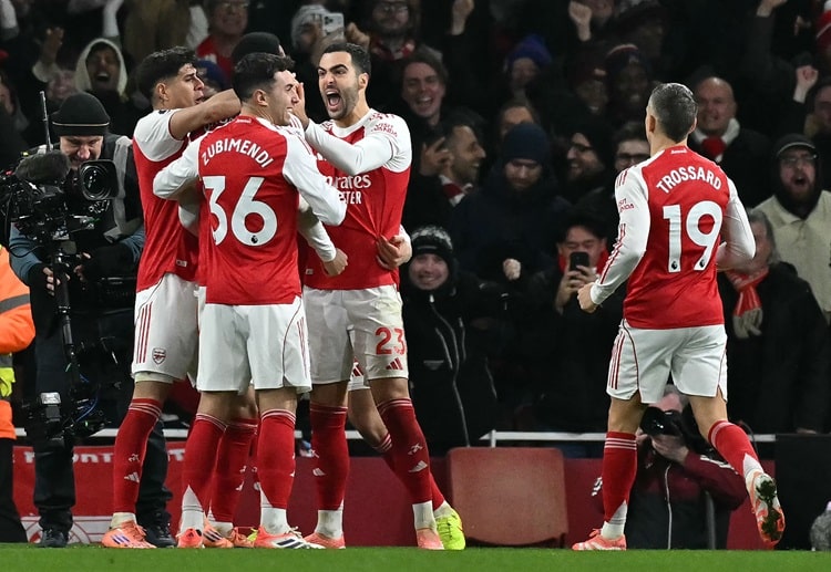 အခု ဆိုရင် အာဆင်နယ်က ပြက္ခဒိန်တစ်နှစ်တာ အတွင်း ပရီးမီးယားလိဂ် ထိပ်ဆုံး နေရာ၌ ၇ ကြိမ်မြောက် ရပ်တည်နိုင်ခဲ့ပါတယ်။