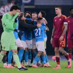 Napoli giành 3 điểm ở vòng 13 Serie A khi đối đầu AS Roma