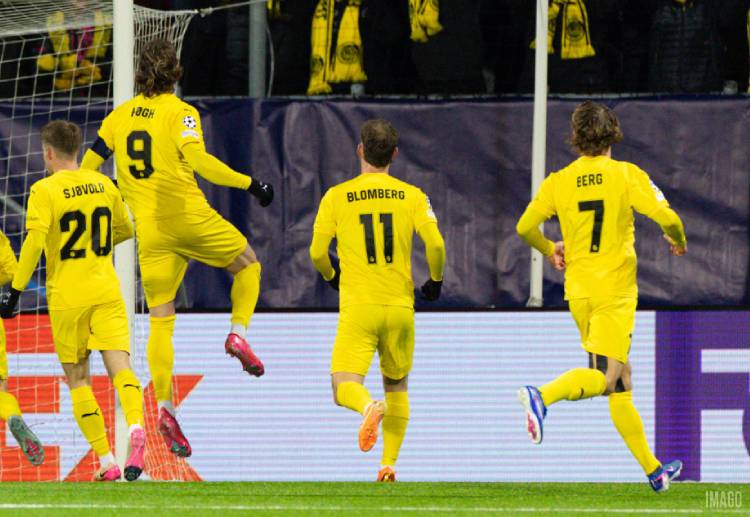 ဂျန်ပက်တာ ဟော့ဂ် ကတော့ နော်ဝေ ကလပ် တစ်ခု အတွက် ချန်ပီယံလိဂ် တစ်ရာသီ အတွင်း ၅ ဂိုး အထိ သွင်းယူနိုင်တဲ့ တတိယမြောက် ကစားသမား ဖြစ်လာခဲ့ပါတယ်။