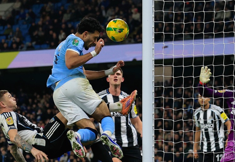 သူဟာ အသင်းရဲ့ ကစားကွက်နဲ့ လိုက်လျောညီထွေမှု ရှိပြီး ပုံမှန် နံပါတ် ၉ တိုက်စစ်မှူးတွေထက် ပိုမိုဖျတ်လတ်တဲ့ အတွက် လာလီဂါ ကလပ် တာဝန်ရှိသူတွေ သဘောကျနေတဲ့ ကစားသမားမျိုး ဖြစ်ပါတယ်။