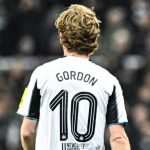 လစ်ဗာပူးလ်ဟာ ပရီးမီးယားလိဂ် ကနေ ထွက်ခွာဖို့ သေချာသလောက်ရှိနေတဲ့ မိုဟာမက် ဆာလာရဲ့ နေရာမှာ အစားထိုးဖို့ နယူးကာဆယ် တိုက်စစ်မှူး အန်သိုနီ ဂေါ်ဒွန်ကို "အဓိကဦးစားပေး" အဖြစ် သတ်မှတ်ထားပါတယ်။