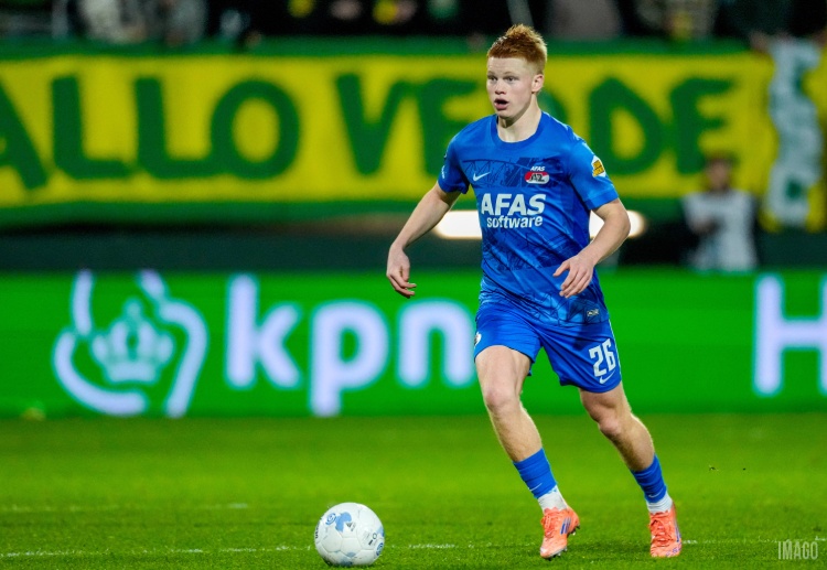 ဒါပေမယ့် နယူးကာဆယ် ကလည်း အသည်းအသန် လိုက်နေသလို အခြား ပရီးမီးယားလိဂ် ကလပ် အများအပြား ကလည်း စိတ်ဝင်စားနေကြပါတယ်။