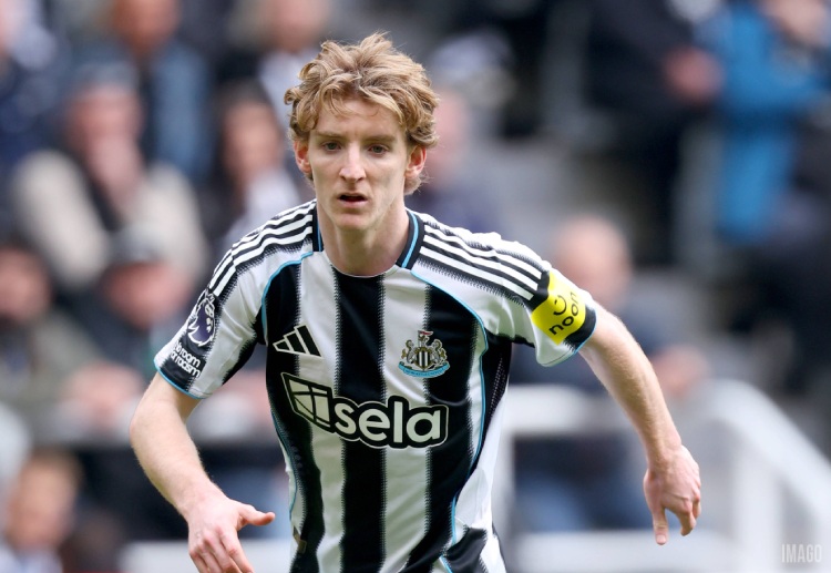 လက်ရှိမှာ ပရီးမီးယားလိဂ် အမှတ်ပေးဇယား အဆင့် ၁၄ မှာ ရှိနေတဲ့ နယူးကာဆယ် တို့က သူတို့ရဲ့ အသင်းက ဂိုးသွင်း အများဆုံး ကစားသမား အတွက် ပေါင် ၇၅ သန်း အထိ တောင်းဆိုဖွယ် ရှိနေပါတယ်။