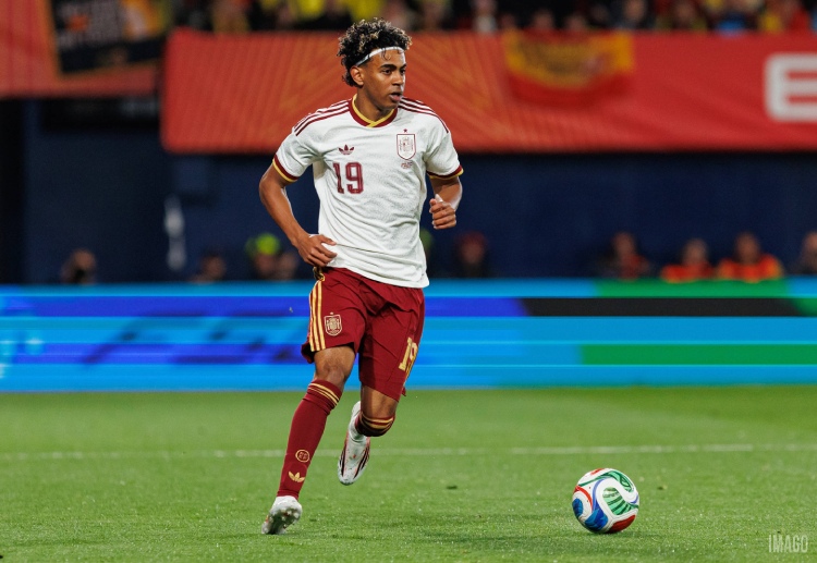 သူ့ရဲ့ ထူးခြားတဲ့ အရှိန်အဟုန်နဲ့ ကျွမ်းကျင်မှုတွေက ကမ္ဘာ့ဖလားမှာ ပရိသတ်တွေကို ဆွဲဆောင်နိုင်ပါလိမ့်မယ်။